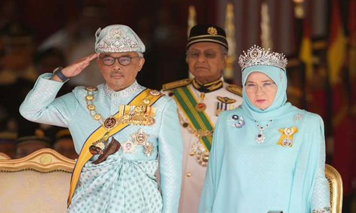 Malasia's King And Queen Both Are Quarantined, Corona Virus, Malasiyan King, Sul-TeluguStop.com