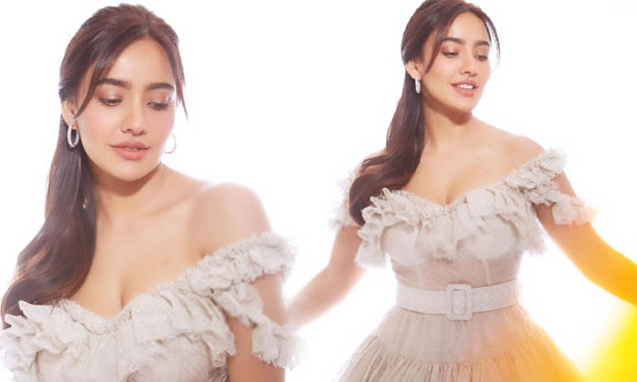 Neha Sharma Stunning Photos-telugu Actress Photos Neha Sharma Stunning Photos - Nehasharma High Resolution Photo