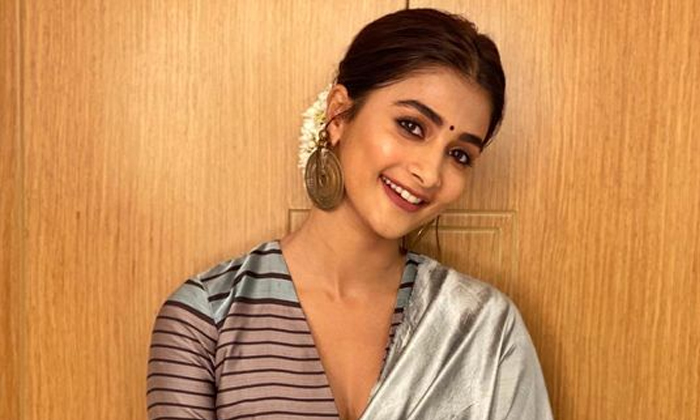  Pooja Hegde Want To Act In Lady Oriented Movie With Hanu Ragavapudi Direction-TeluguStop.com
