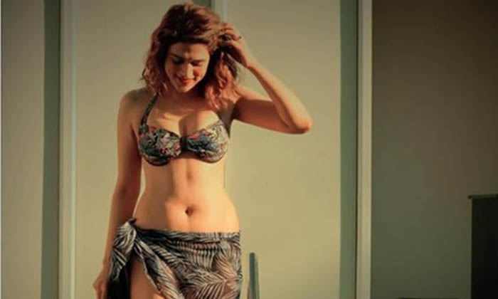 Shraddha Das Is Just Irresistible In Bikini-TeluguStop.com