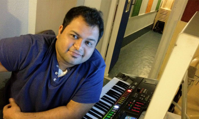  Thaman Composes A Special Song For Pawan Kalyan-TeluguStop.com