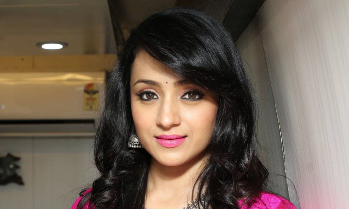  Trisha Out Of Acharya Due To Fans-TeluguStop.com