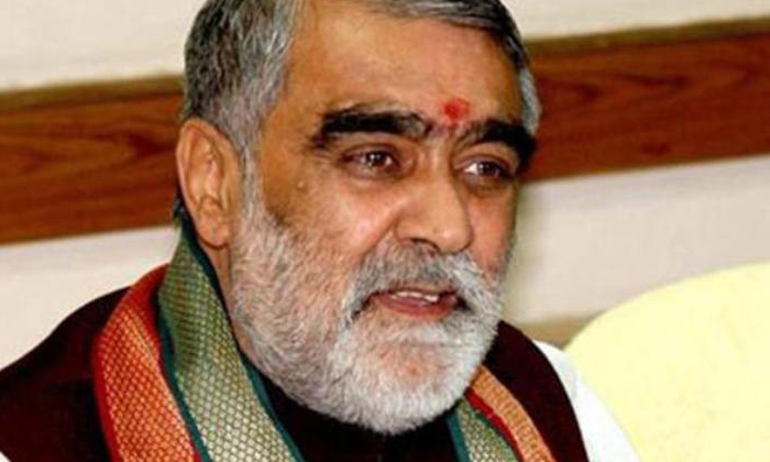  Union Minister Of State For Health And Family Welfare Ashwin Kumar Choubey-TeluguStop.com