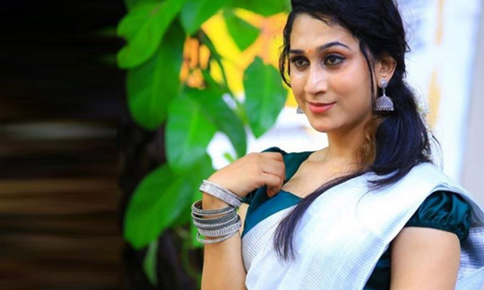  Actress Anjali Ameer Latest News-TeluguStop.com