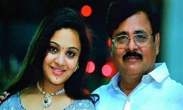  Amrutha React About Her Father Maruthi Rao Death-TeluguStop.com