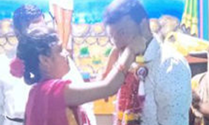  Husband His Wife In Tekkali Telugustop-TeluguStop.com