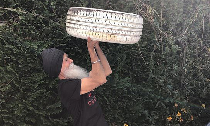  73 Year Old Skipping Sikh Is Raising Money For British Nhs To Fight Coronavirus,-TeluguStop.com