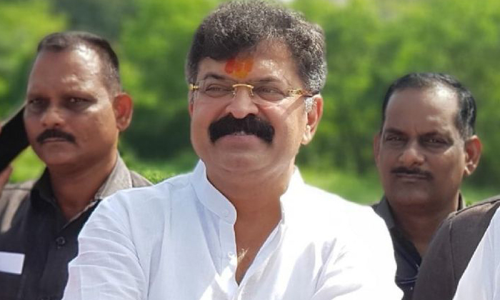  Self Quarantine, Maharashtra Minister, Jitendra Ahwad, Lockdown-TeluguStop.com