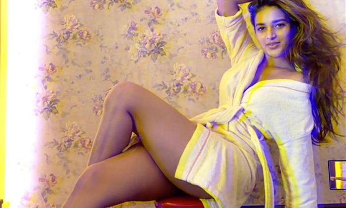  Pic Talk: Ismart Girl In A Bath Robe-TeluguStop.com