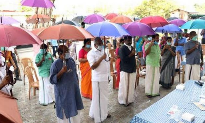  Umbrella To Fend Off Corona  Coronavirus, Social Distance, Lock Down, Kerala, Fa-TeluguStop.com