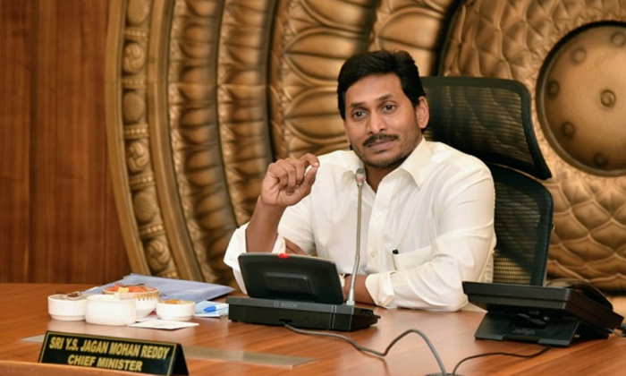  Ycp Leaders Dicontent To Jagan Mohan Reddy, Ap Cm Jagan, Ycp Leaders, Telugudesh-TeluguStop.com