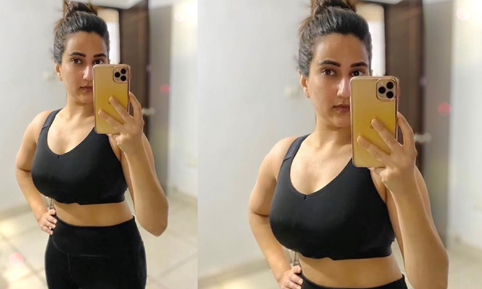  Manjusha, Telugu Anchor, Jr Ntr, Manjusha Gym Workouts, Rakhee Movie-TeluguStop.com