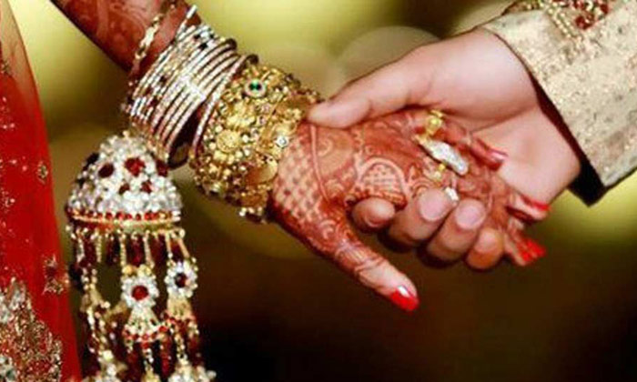  Married Men, Young Girl, In Hyderabad, Tik Tok Video, Love Affair, Crime News-TeluguStop.com