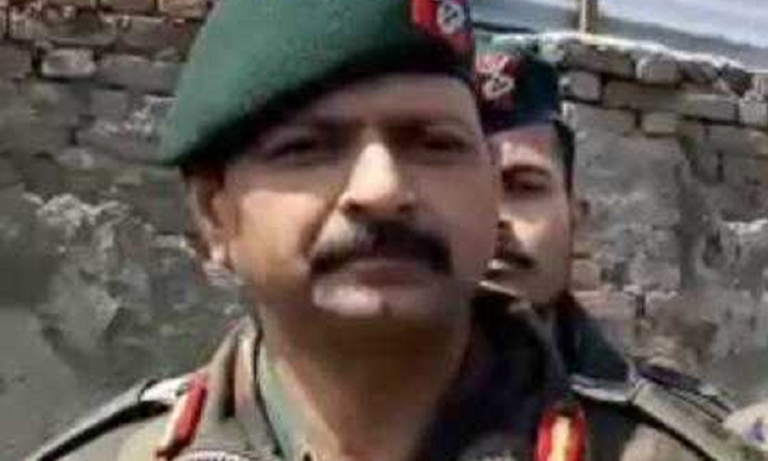  Colonel, Major Among Five Security Personnel Killed In Encounter In Kashmir, Jam-TeluguStop.com