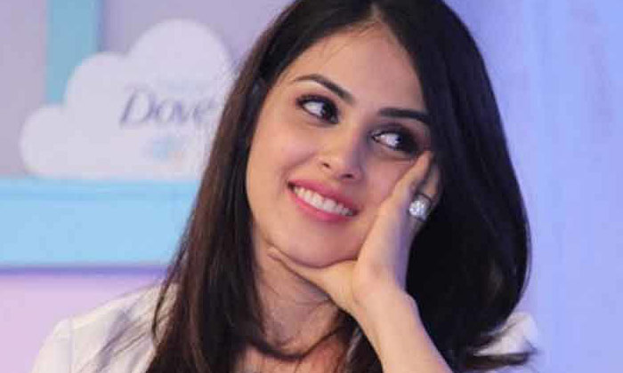  Genelia,genelia Re Entry,bommarillu, Ritesh Deshmukh, Genelia Marriage, Genelia-TeluguStop.com