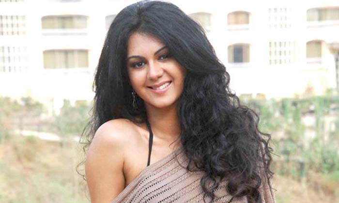  Kamna Jethmalani, Tollywood Heroine,  Life News, Tollywood, Movie News-TeluguStop.com