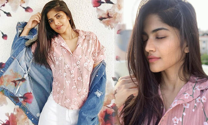 Megha Akash Stunning Images-telugu Actress Photos Megha Akash Stunning Images - Actressmegha High Resolution Photo