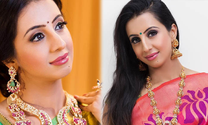 Sanjjanaa Galrani Ravishing Pictures-telugu Actress Photos Sanjjanaa Galrani Ravishing Pictures - High Resolution Photo