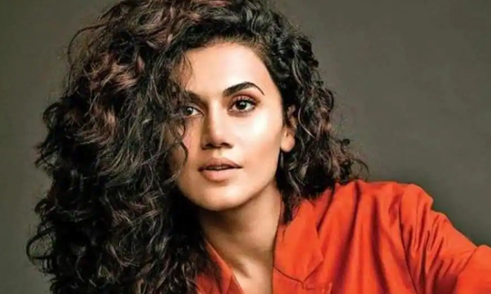  Taapsee, Bollywood, Marriage, Love Marriage, Parents, Jhummandi Nadam, Fame, Taa-TeluguStop.com