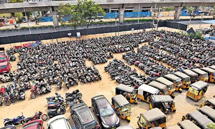  Telangana  Government's Key Decision On Two Lakh Vehicles Seized During Lockdown-TeluguStop.com