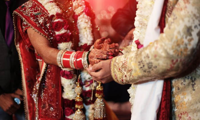  Karnataka Government, Marriage, Lock Down,-TeluguStop.com