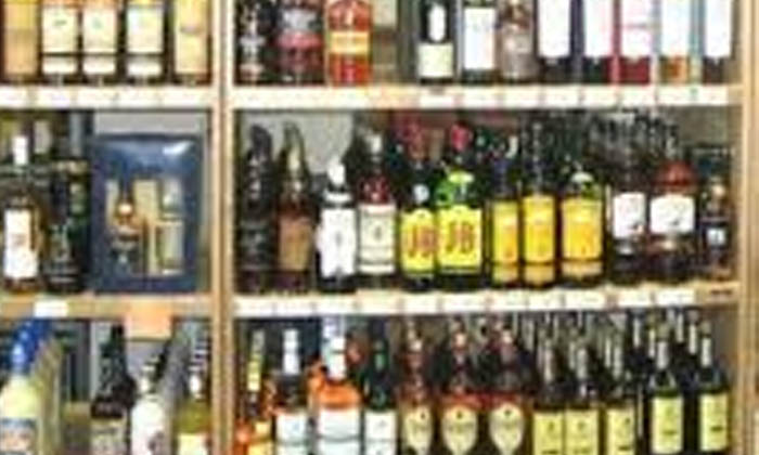  Ap Police Caught To The Liquor Importing From Other States-ఏపీలో మందు రేట్లు ఎక్కువని పోలీసులే ఏకంగా… -Latest News - Telugu-Telugu Tollywood Photo Image-TeluguStop.com