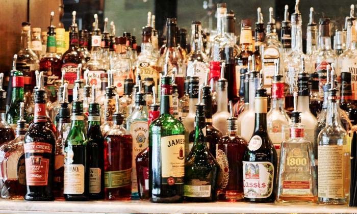  Liquor Purchasing, 50,000 Rupees Liquor, Wine Shops News, Karnataka, Bengaluru,-TeluguStop.com