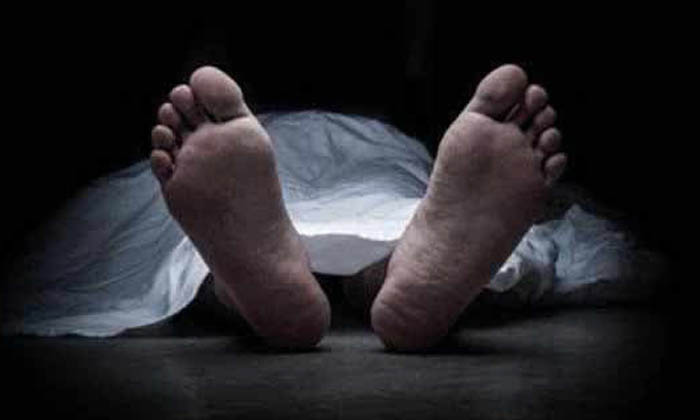  Man Killed His Wife, Kurnool, Crime News, Married Women Murder-TeluguStop.com