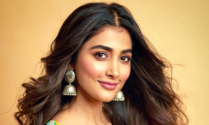  Pooja Hegde, Rakul Preet Singh, Social Media, Lockdown-TeluguStop.com