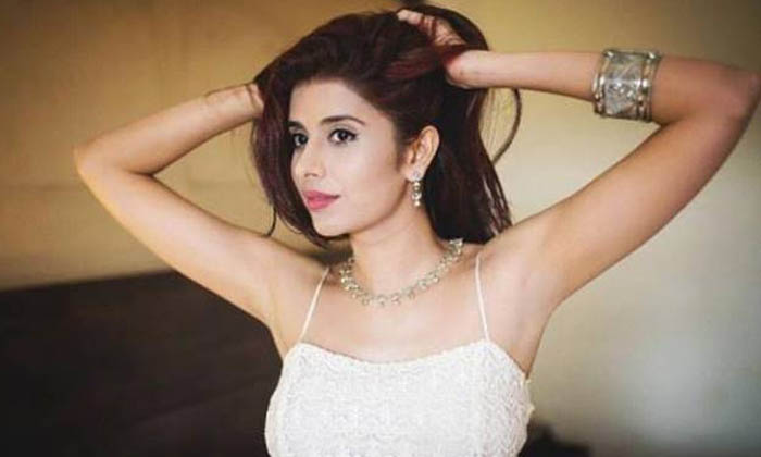  Charu Asopa, Serial Actress, Bollywood, Susmitha Sen-TeluguStop.com