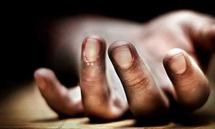  Son Killed Mother To Save Teacher, Son,mother, Gun Shoot, Uttar Pradesh-TeluguStop.com