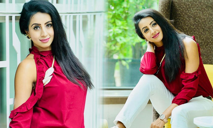 Sanjjanaa Galrani Glamorous Photoshoot -  Sanjjanaa Galrani Glamorous Photoshoot-telugu Actress Photos Sanjjanaa Galrani High Resolution Photo