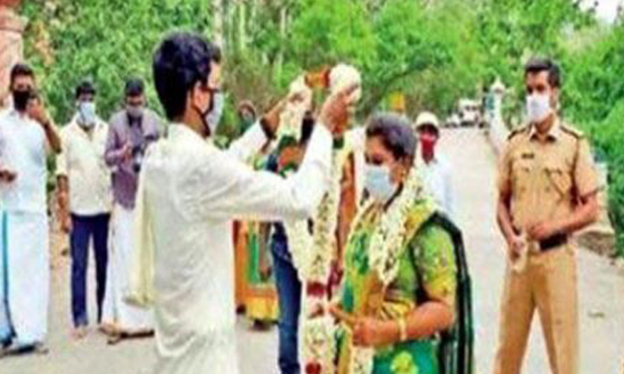  Marriage Has Done At Tamilnadu Kerala Border Only,tamiladu Boy,kerala Girl,marri-TeluguStop.com