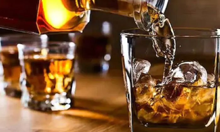  21 Die After Drinking Spurious Liquor In Punjab, Liquor, Corona Effect, Captain-TeluguStop.com