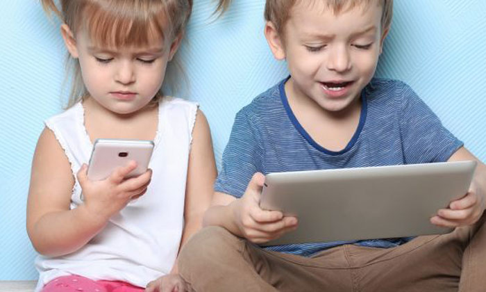  Children, Kids, Mobile, Smart Phone, Parents, Health, Sleep-TeluguStop.com