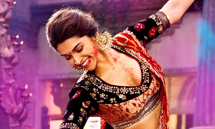  Deepika Padukone To Play Professional Dancer In Prabhas 21, Prabhas 21, Nag Ashw-TeluguStop.com