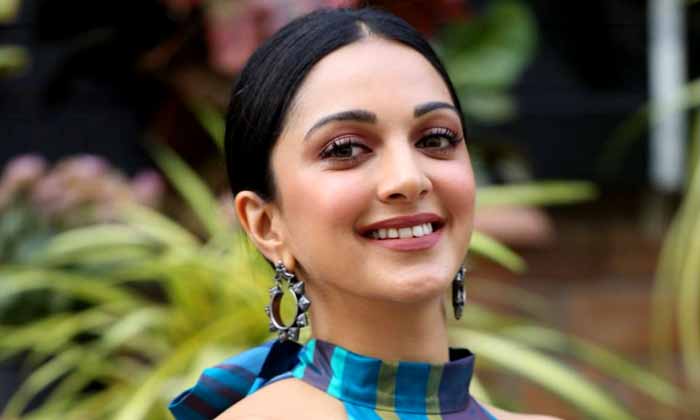  Kiara Advani In Talk For Prabhas Nag Ashwin Movie, Kiara Advani, Prabhas, Nag As-TeluguStop.com