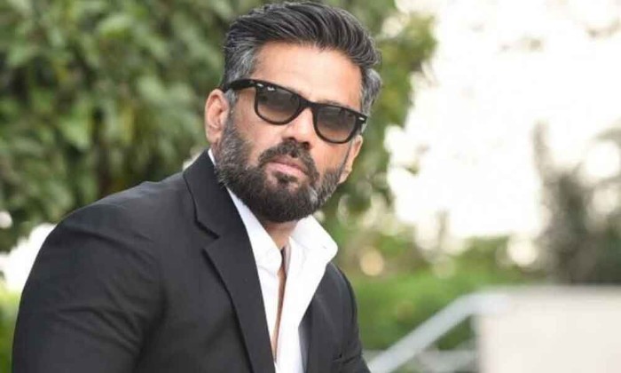  Sunil Shetty Negative Role For Vijay Devarakonda Fighter Movie, Tollywood, Bolly-TeluguStop.com