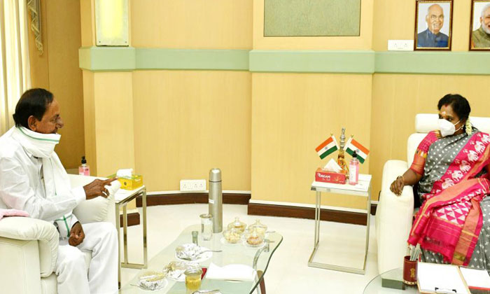  Cm Kcr, Ts Governer, Meeting, Carona Virus, Mlc Seats, Rajbhavan, Pm Modi-TeluguStop.com