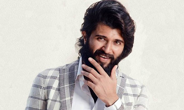  Vijay Devarakonda, Telugu Star Hero, Tollywood, Childhood Memories-TeluguStop.com