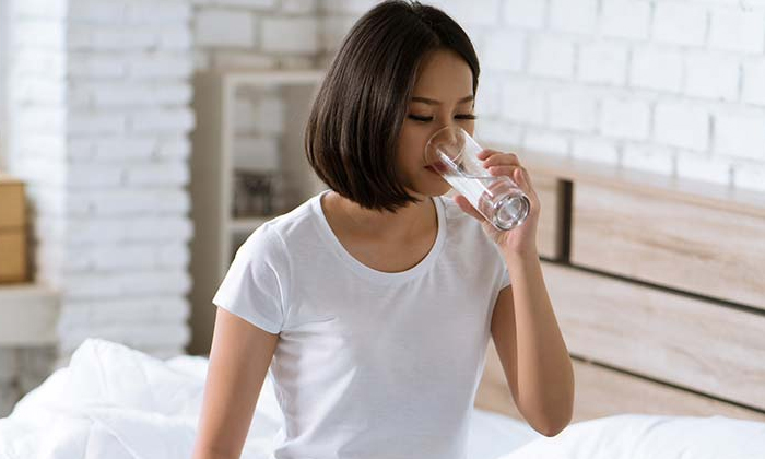  Why You Should Not Drink Water Standing..??, Drinking Water, Tips To Drink Water-TeluguStop.com