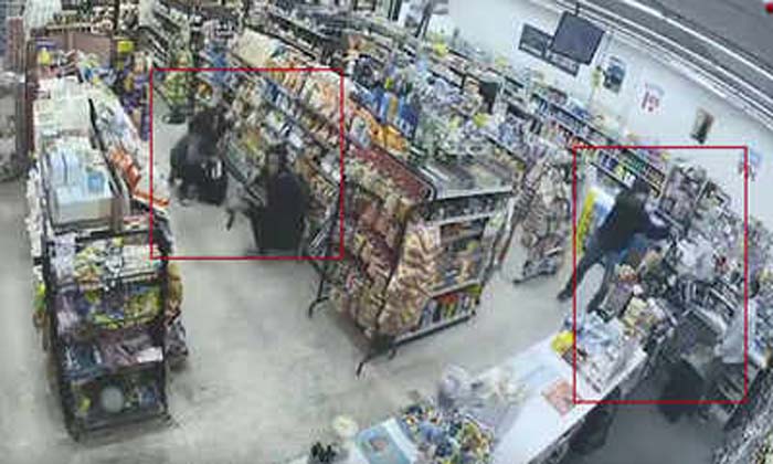  Burglars, Robber, Store, Video Viral-TeluguStop.com