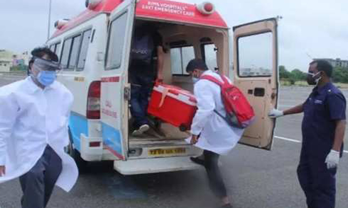  Lungs Airlifted From Pune To Hyderabd,kims Heart And Lung Transplant Institute,-TeluguStop.com