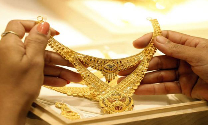  Gold Rates Getting Decreased Day By Day, Gold Rates, Silver, Market, Stock Marke-TeluguStop.com