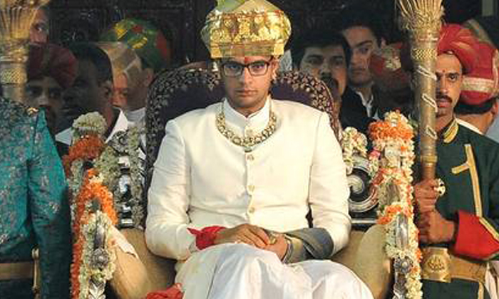  Mysore Prince Yaduveer Krishnadatta Chamaraja Wadiyar In Politics, Yaduveer Kris-TeluguStop.com