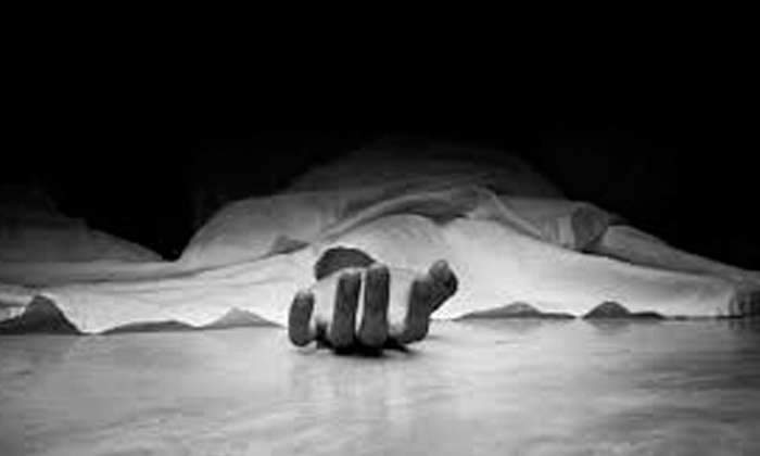  Man Slips From Building And Dies Man, Suicide, Police ,srinivas Building, Wife,-TeluguStop.com