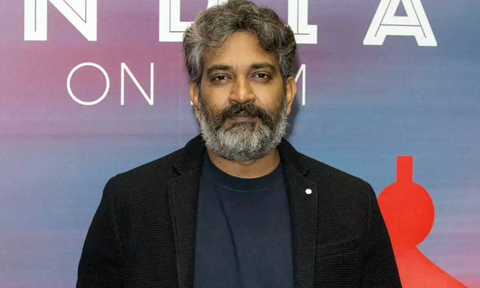  Rajamouli And His Family Fully Rest Mood , Corona, Rajamouli Health Condition,pl-TeluguStop.com