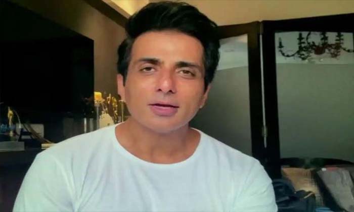  Wipe Off Tears Sister .. Sonu Sood Emotional Post!-TeluguStop.com