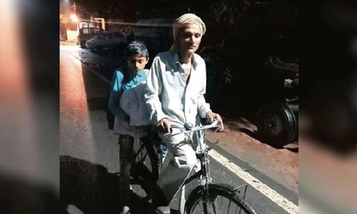  Father, Son, 105 Km Bicycle, Tenth Class Examination,madhya Pradesh,examination-TeluguStop.com