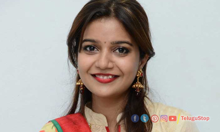  Actress Colors Swathi Re Entry In Tollywood , Colors Swathi, Marriage, Webseries-TeluguStop.com